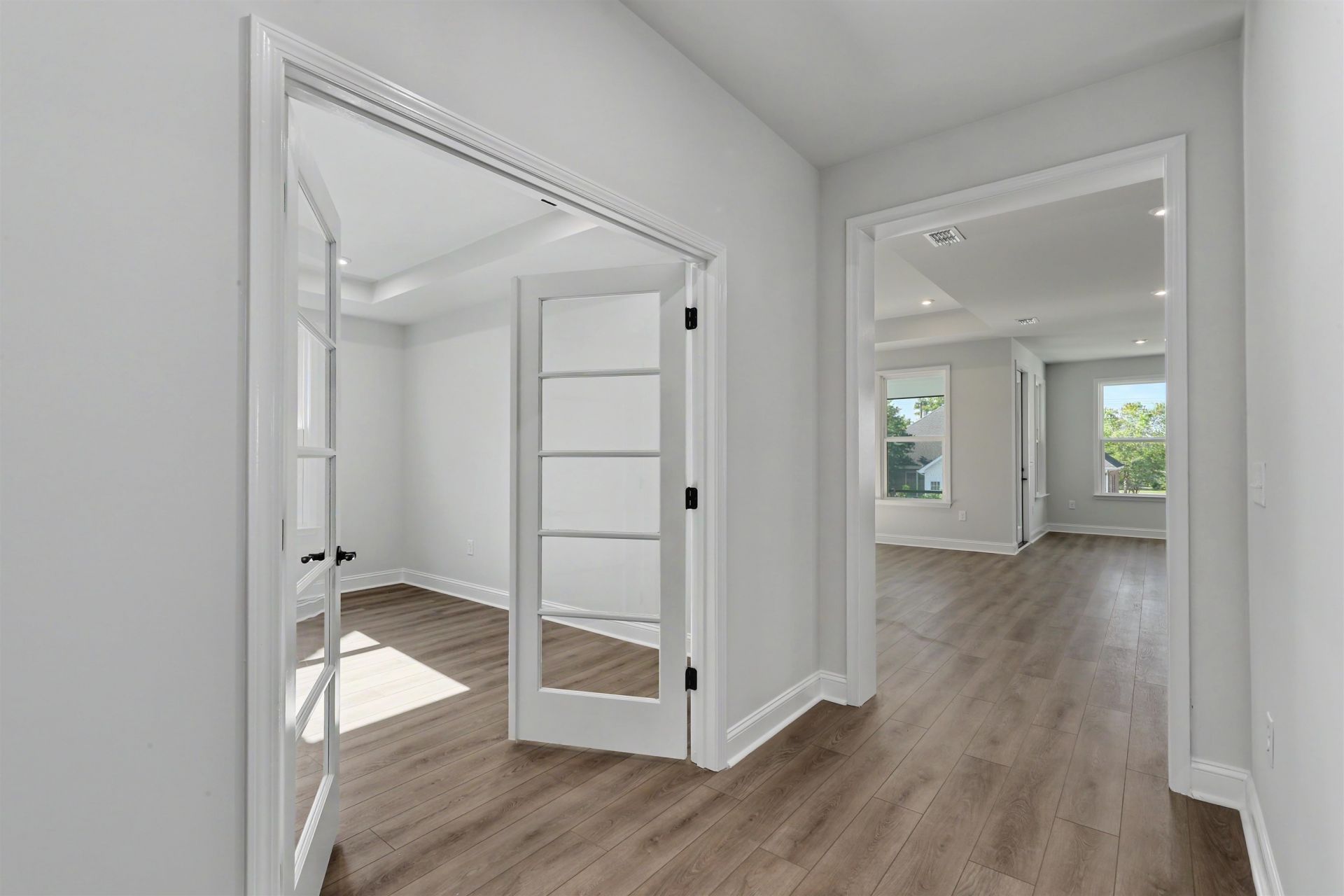 1505 Crested Iris Way Photo 8