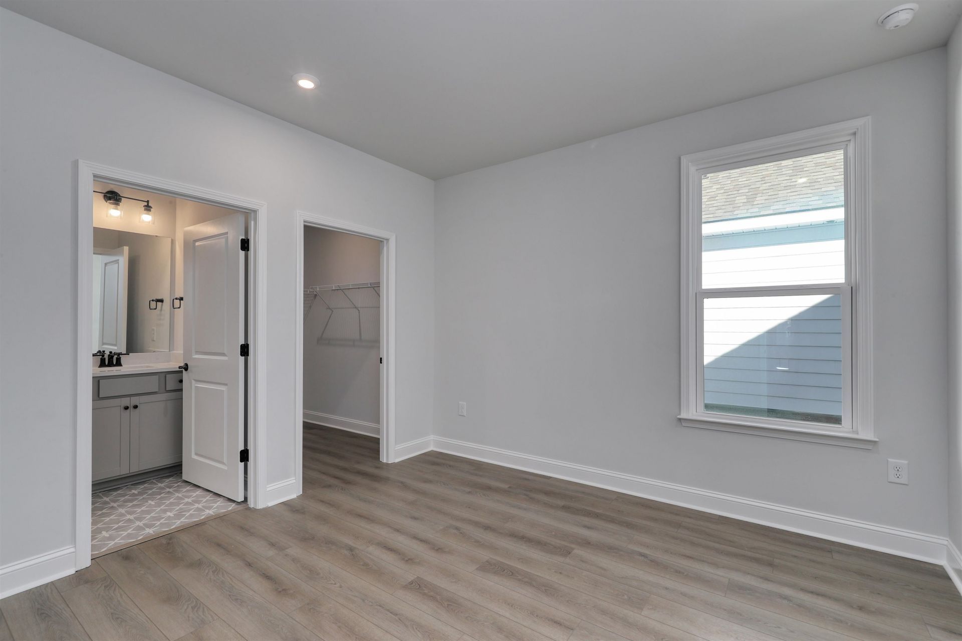 1505 Crested Iris Way Photo 9