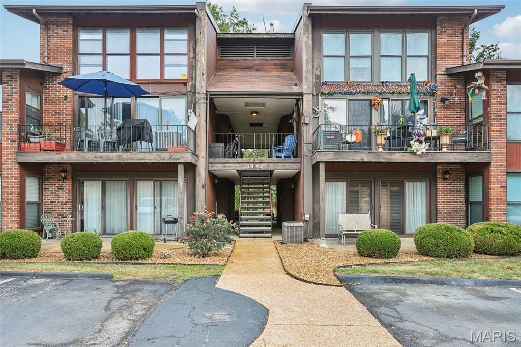1045 Mersey Bend Drive, Unit F, Saint Louis, MO 63129 Main Photo