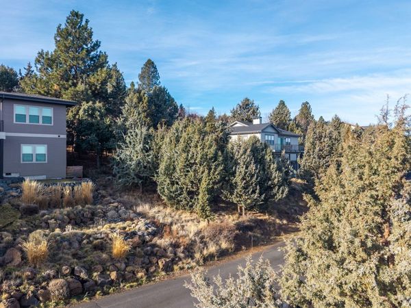 1238 NW Remarkable Drive, Bend, OR 97703