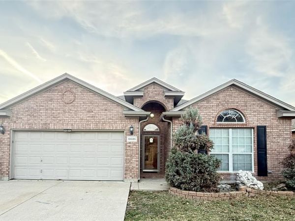 10605 Foothill Drive, Fort Worth, TX 76131
