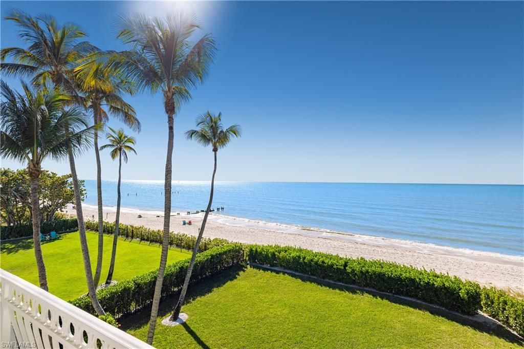 25 2nd Ave S, Naples, FL 34102 Photo