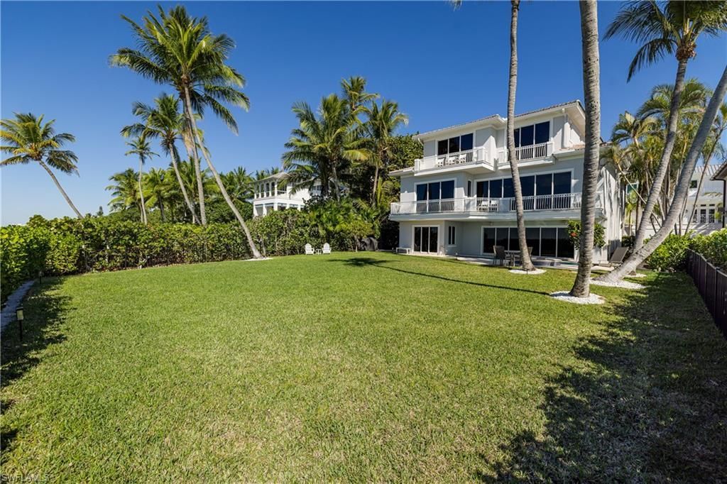 25 2nd Ave S, Naples, FL 34102 Photo