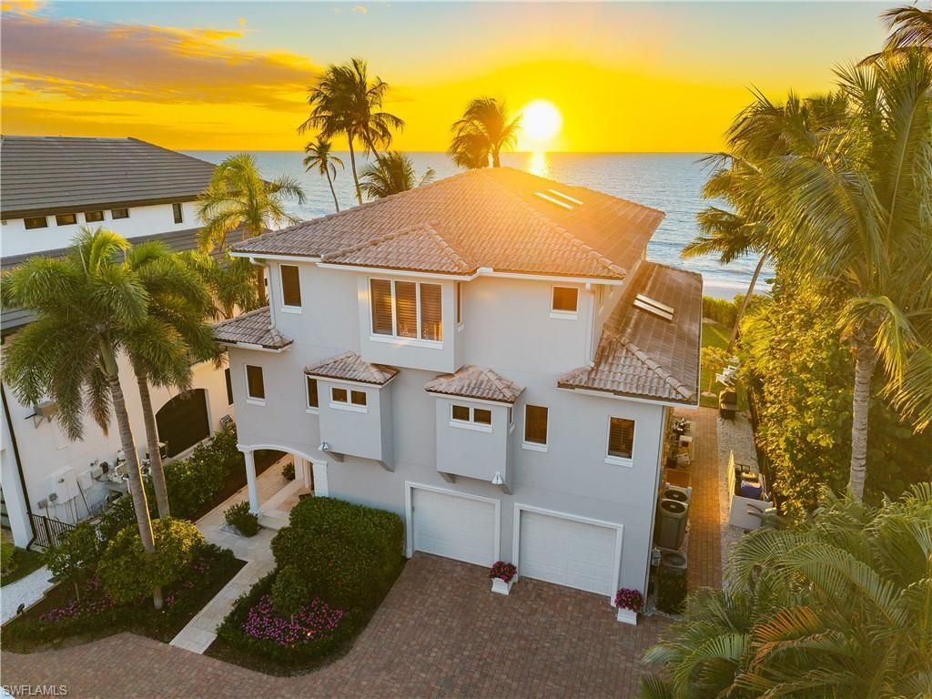 25 2nd Ave S, Naples, FL 34102 Photo