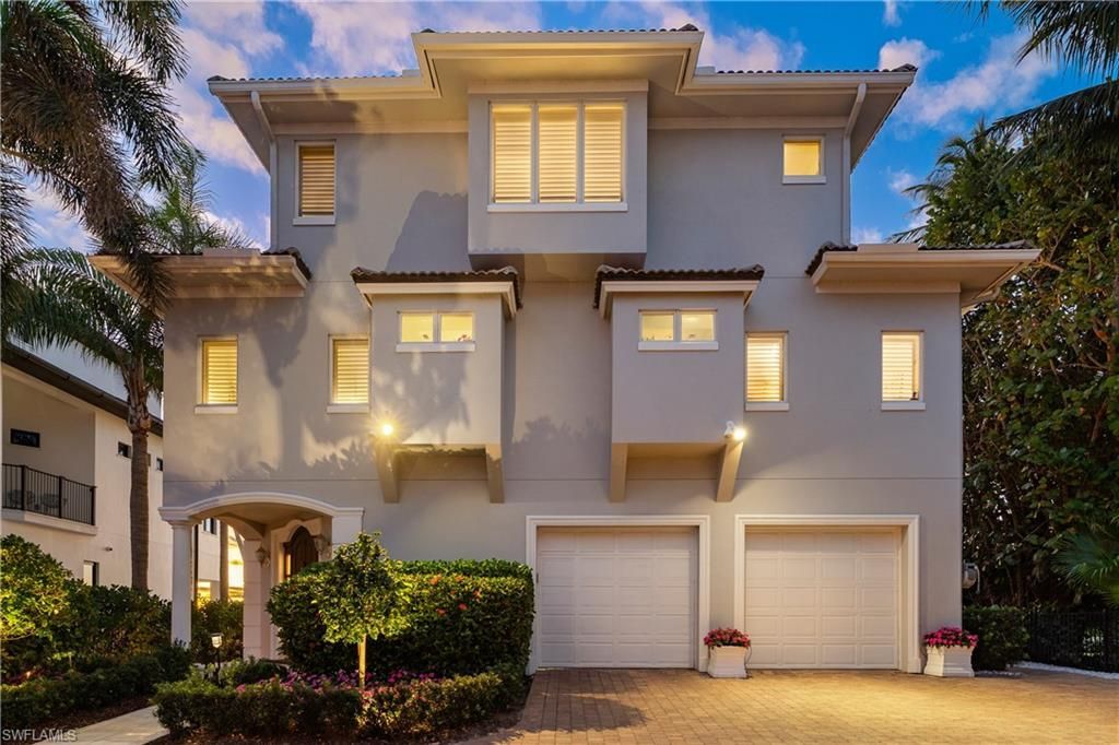 25 2nd Ave S, Naples, FL 34102 Photo