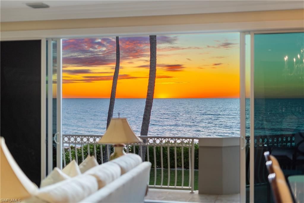 25 2nd Ave S, Naples, FL 34102 Photo