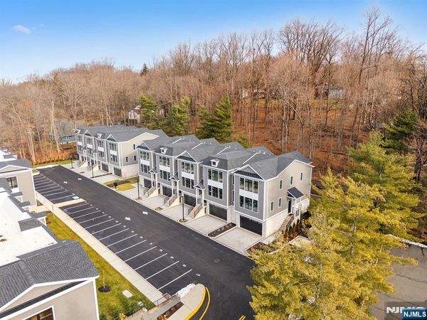 188 Broadway 5, Unit 5, WOODCLIFF LAKE, NJ 07677