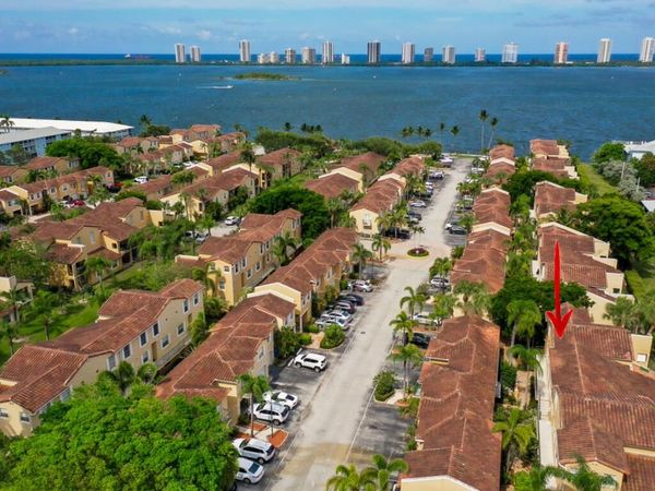 1020 Lake Shore Drive, Unit 202, Lake Park, FL 33403