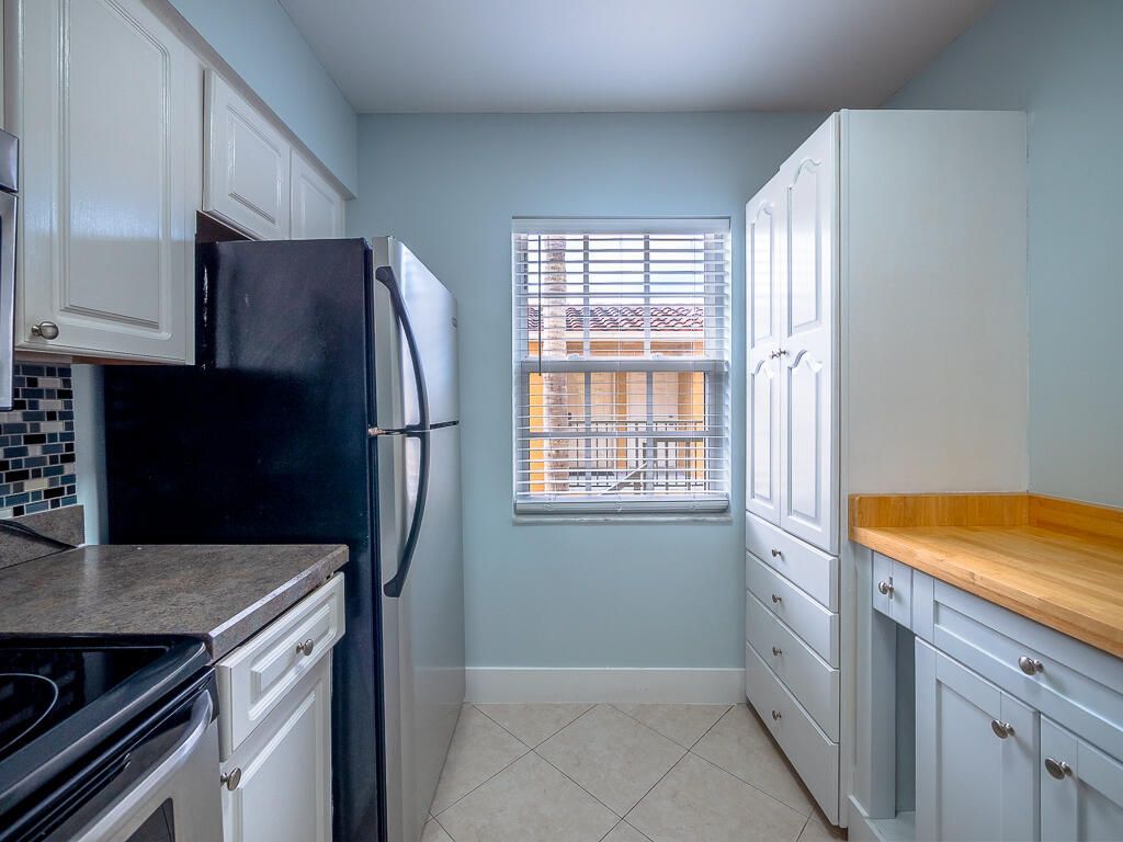 1020 Lake Shore Drive, Unit 202, Lake Park, FL 33403 Photo