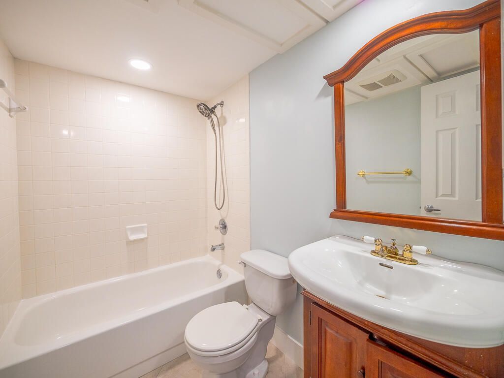 1020 Lake Shore Drive, Unit 202, Lake Park, FL 33403 Photo