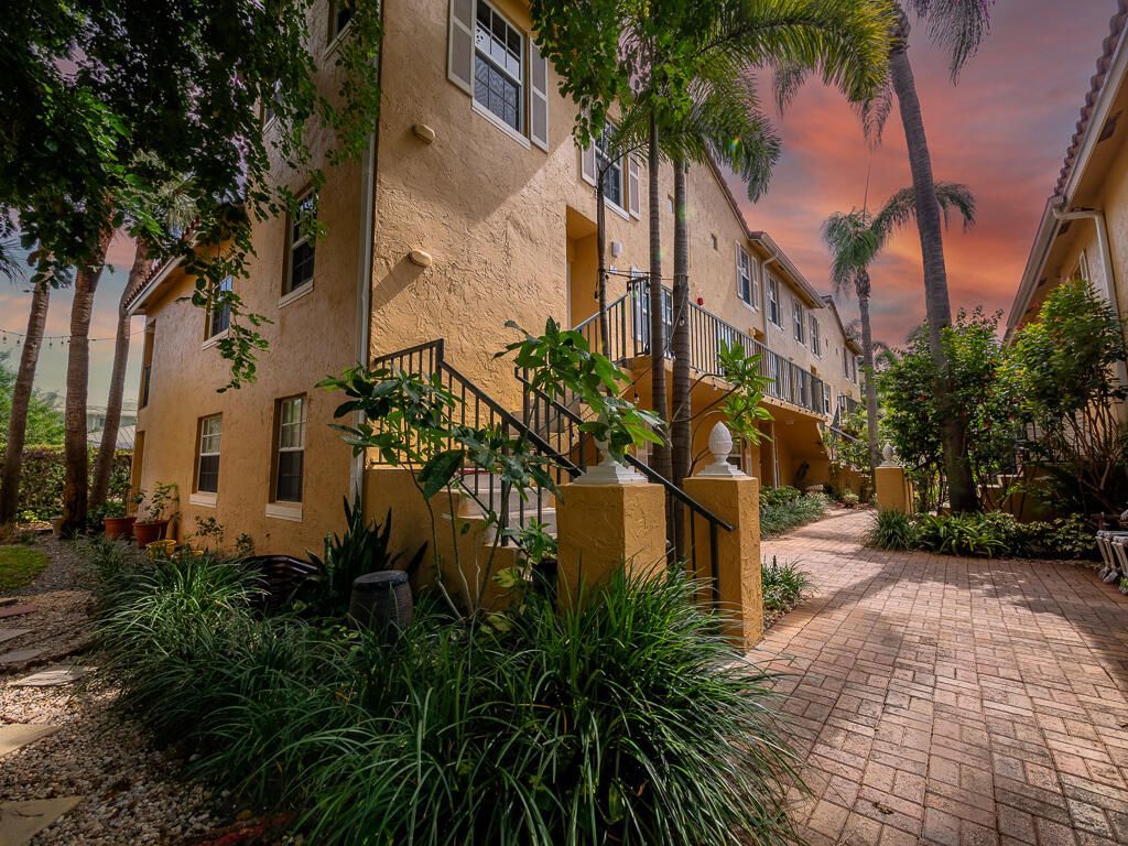 1020 Lake Shore Drive, Unit 202, Lake Park, FL 33403 Photo