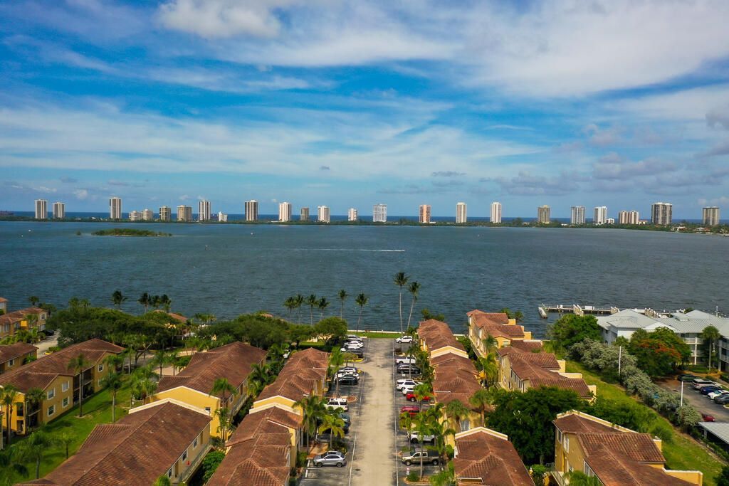 1020 Lake Shore Drive, Unit 202, Lake Park, FL 33403 Photo