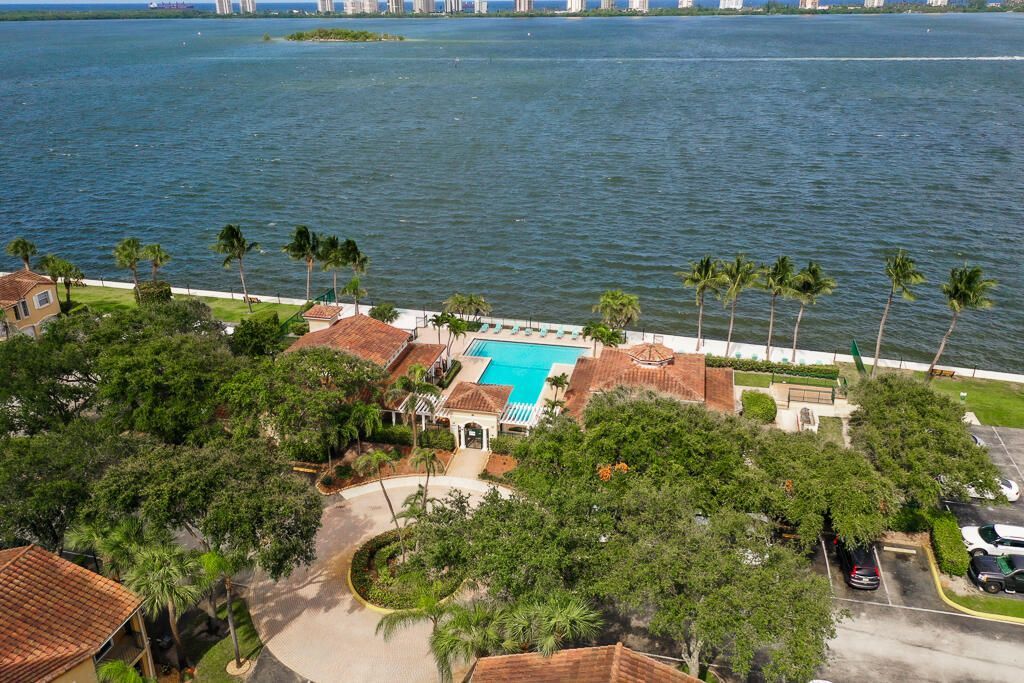 1020 Lake Shore Drive, Unit 202, Lake Park, FL 33403 Photo