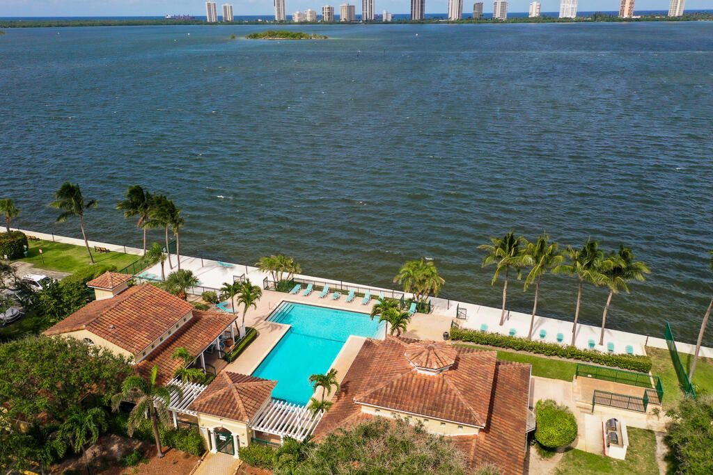 1020 Lake Shore Drive, Unit 202, Lake Park, FL 33403 Photo