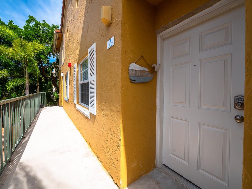 1020 Lake Shore Drive, Unit 202, Lake Park, FL 33403 Photo