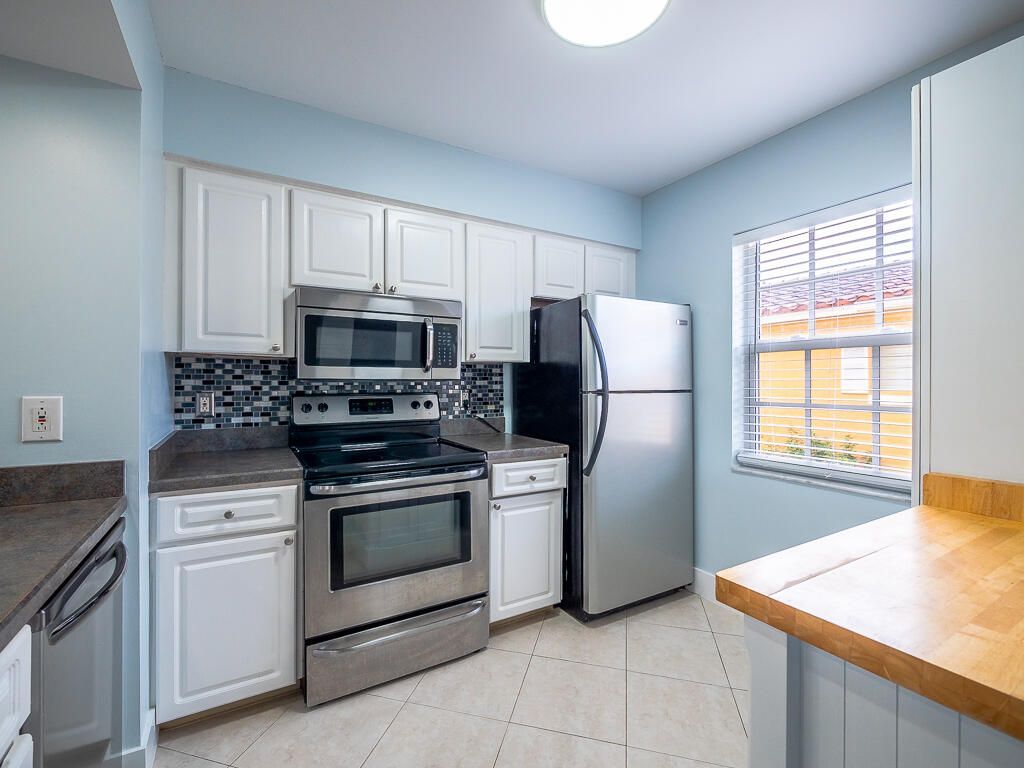 1020 Lake Shore Drive, Unit 202, Lake Park, FL 33403 Photo
