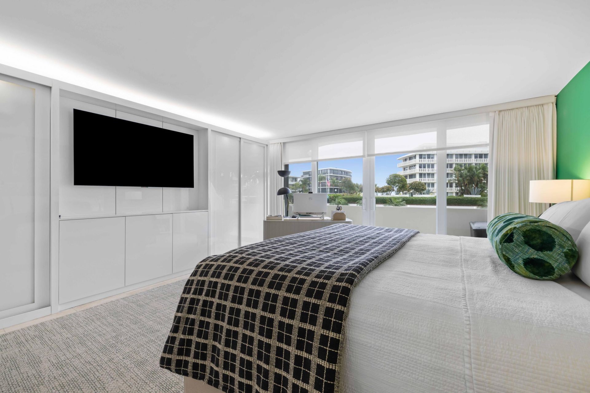 130 Sunrise Avenue, Unit 201, Palm Beach, FL 33480 Photo