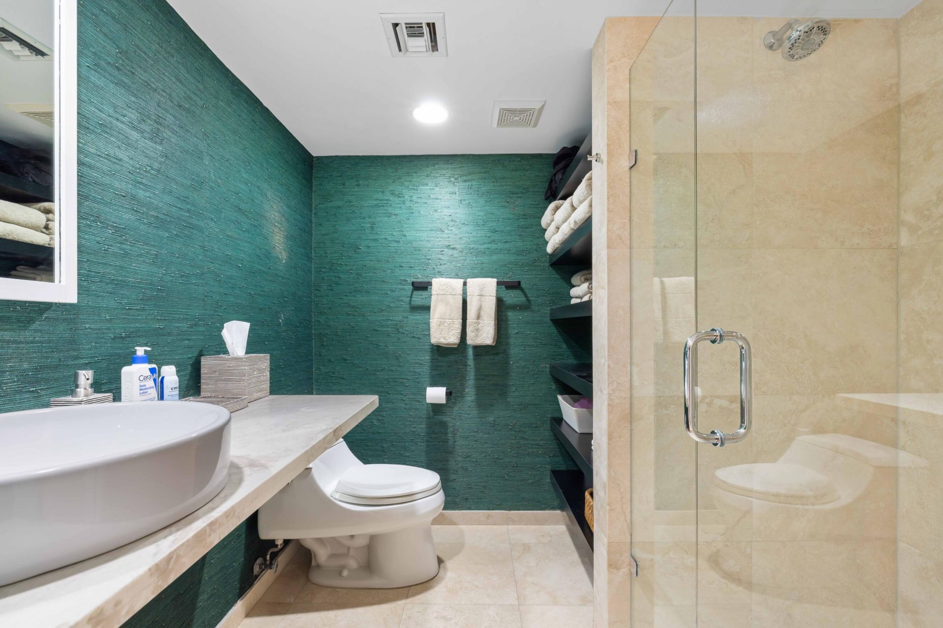 130 Sunrise Avenue, Unit 201, Palm Beach, FL 33480 Photo