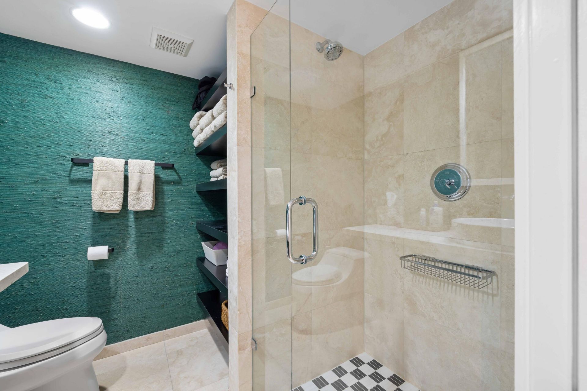 130 Sunrise Avenue, Unit 201, Palm Beach, FL 33480 Photo