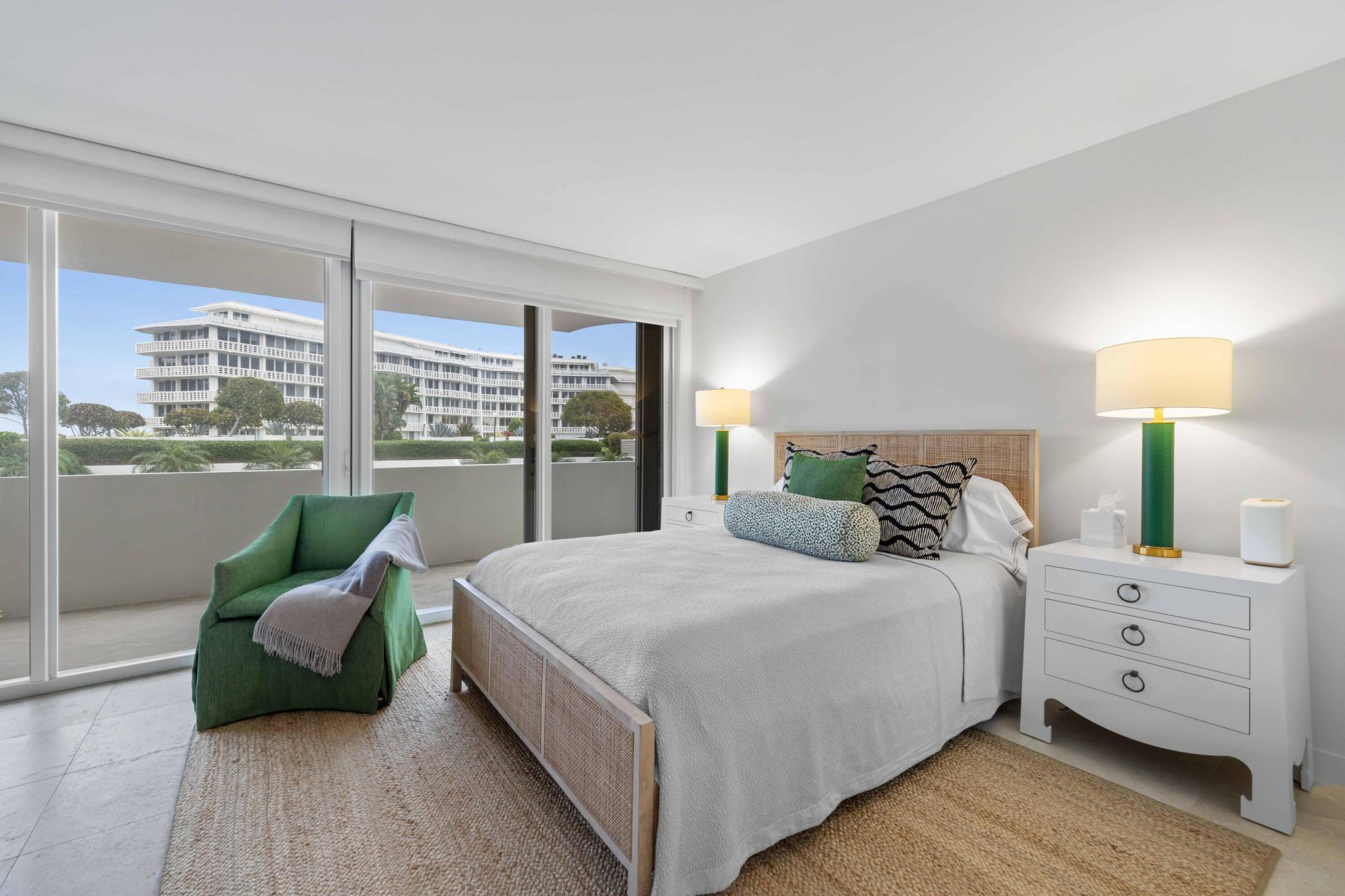 130 Sunrise Avenue, Unit 201, Palm Beach, FL 33480 Photo