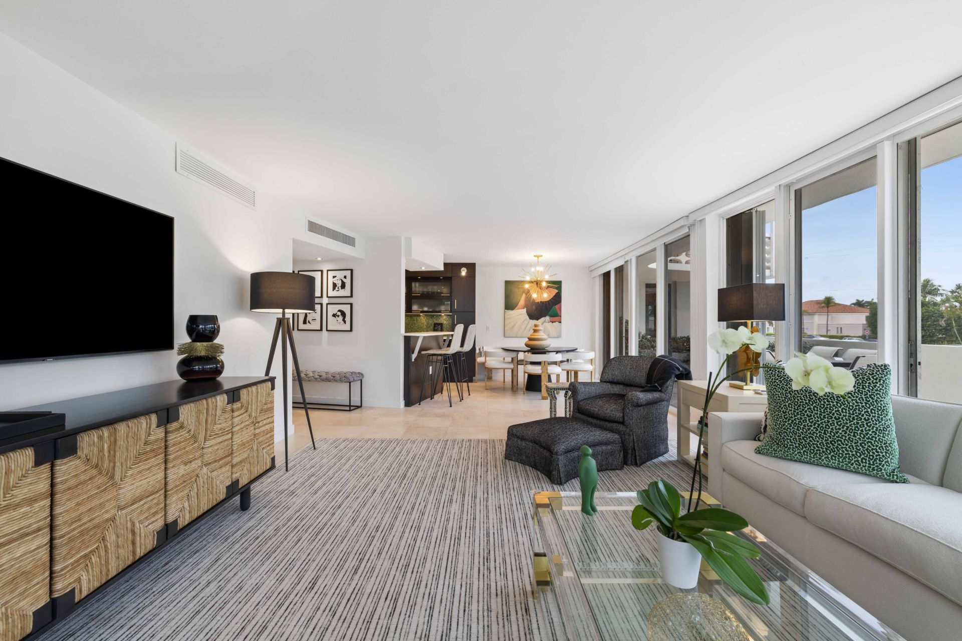 130 Sunrise Avenue, Unit 201, Palm Beach, FL 33480 Photo