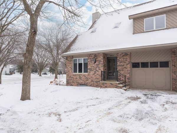 1607 Pleasant View Drive, North Mankato, MN 56003