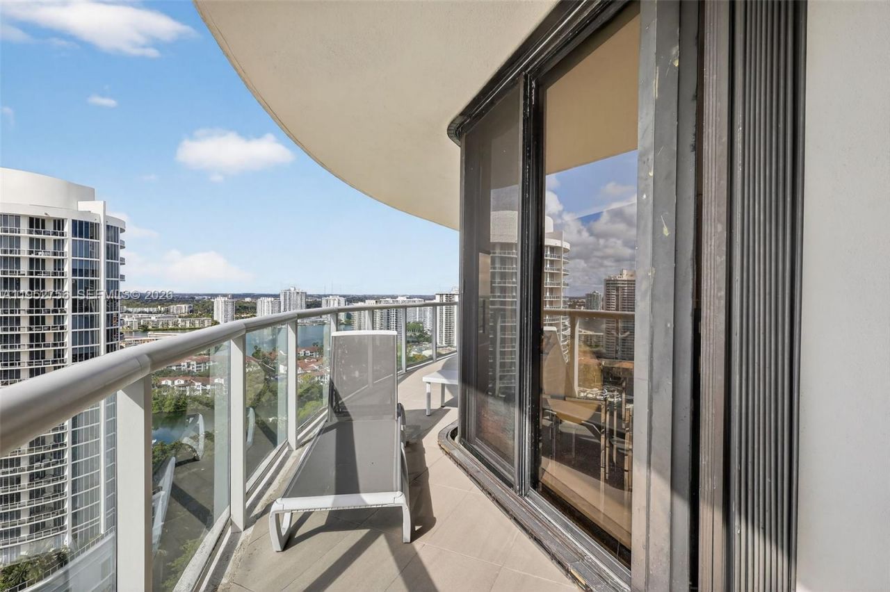 4000 Island Blvd, Unit 2602, Aventura, FL 33160 Photo
