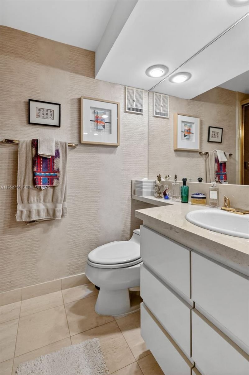 4000 Island Blvd, Unit 2602, Aventura, FL 33160 Photo