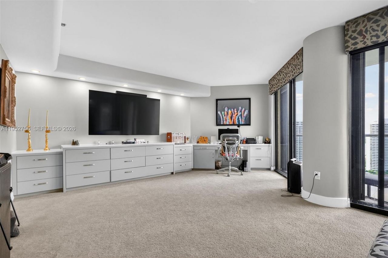 4000 Island Blvd, Unit 2602, Aventura, FL 33160 Photo