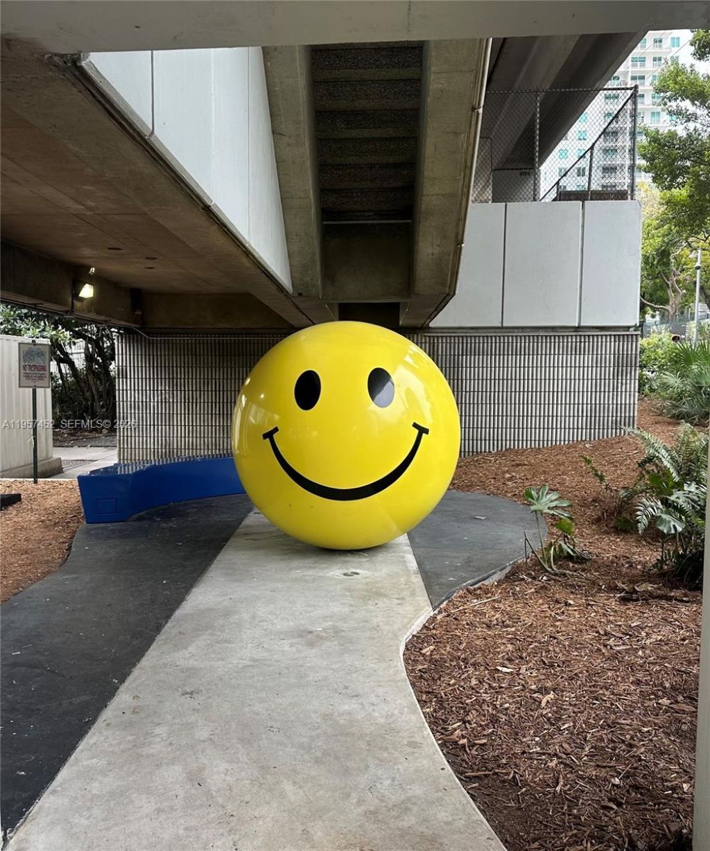 115 SW 11th St, Unit 505, Miami, FL 33130 Photo