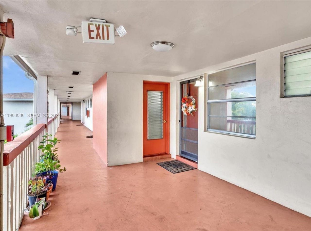 4731 NW 10th Ct, Unit 316, Plantation, FL 33313 Photo