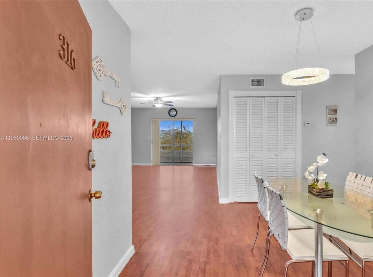 4731 NW 10th Ct, Unit 316, Plantation, FL 33313 Photo