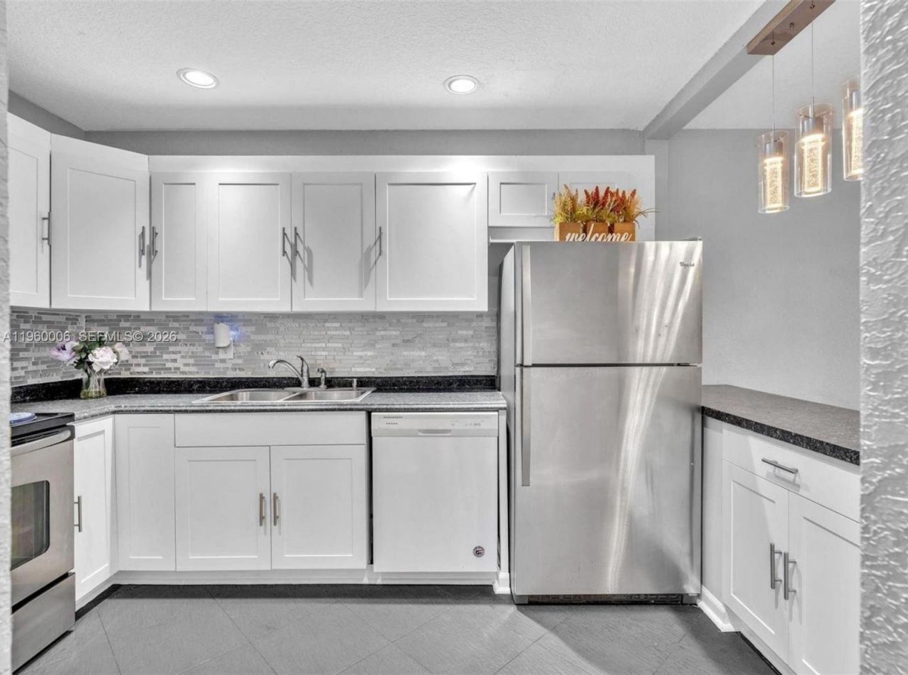 4731 NW 10th Ct, Unit 316, Plantation, FL 33313 Photo