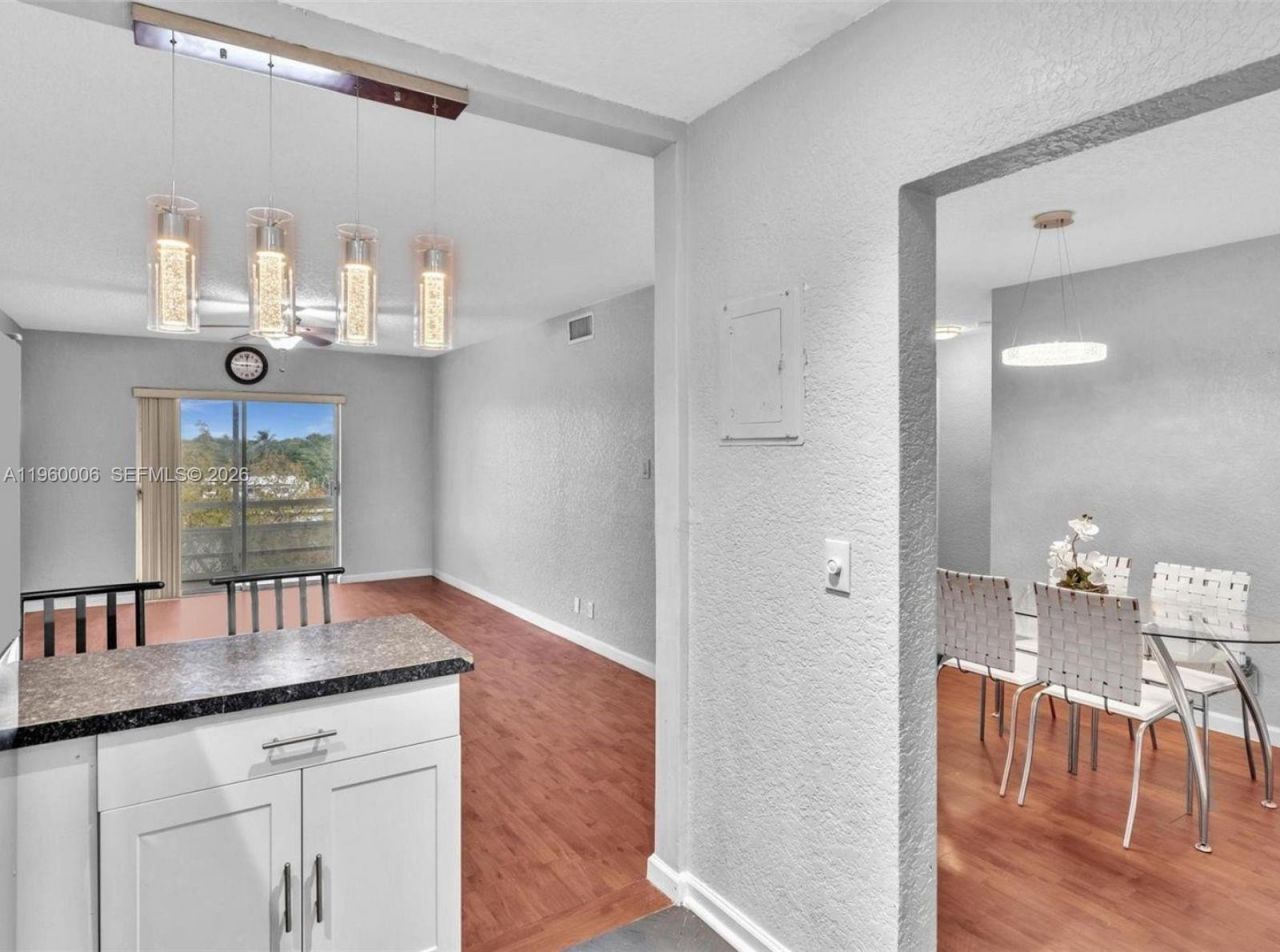 4731 NW 10th Ct, Unit 316, Plantation, FL 33313 Photo