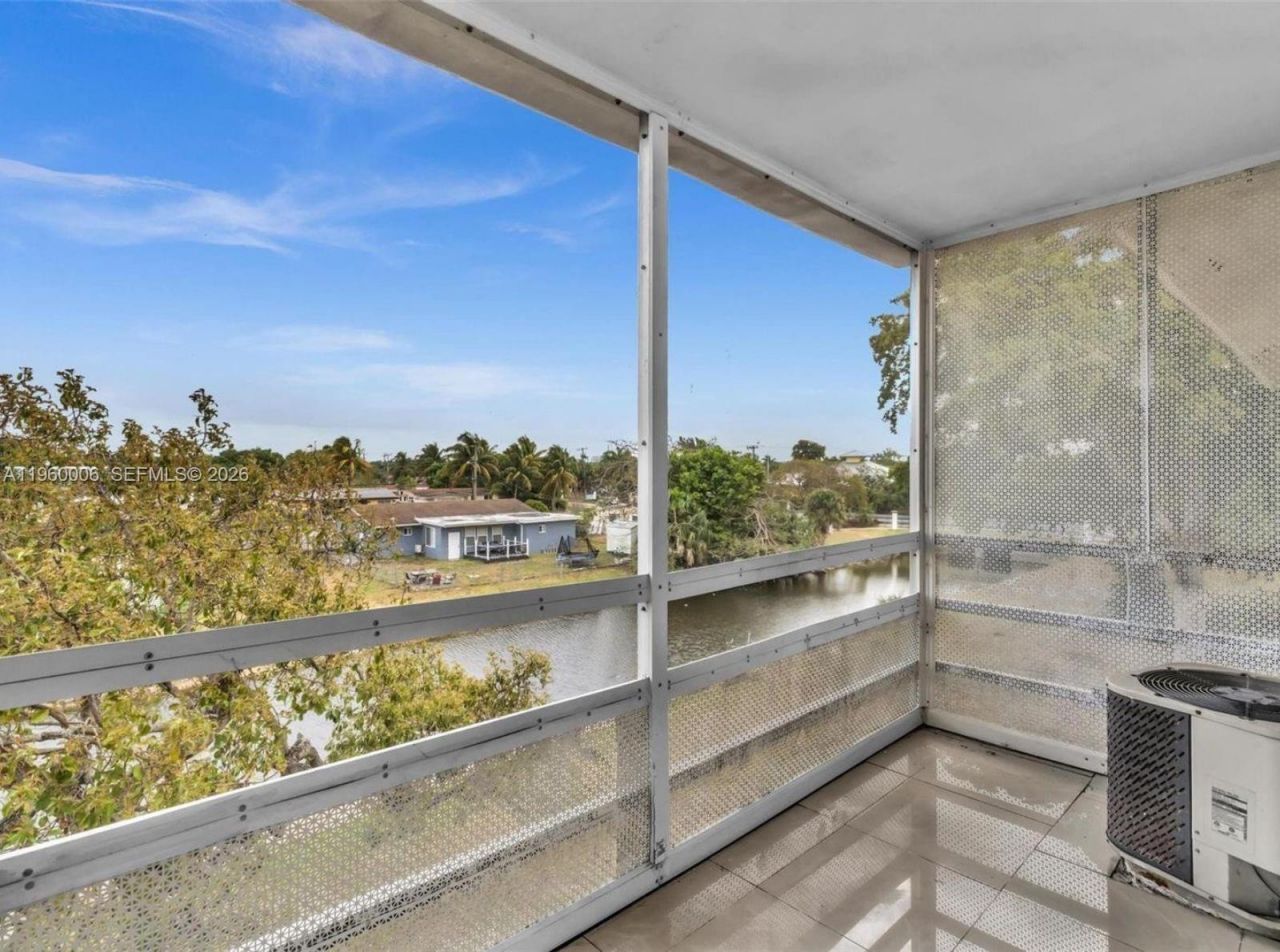 4731 NW 10th Ct, Unit 316, Plantation, FL 33313 Photo