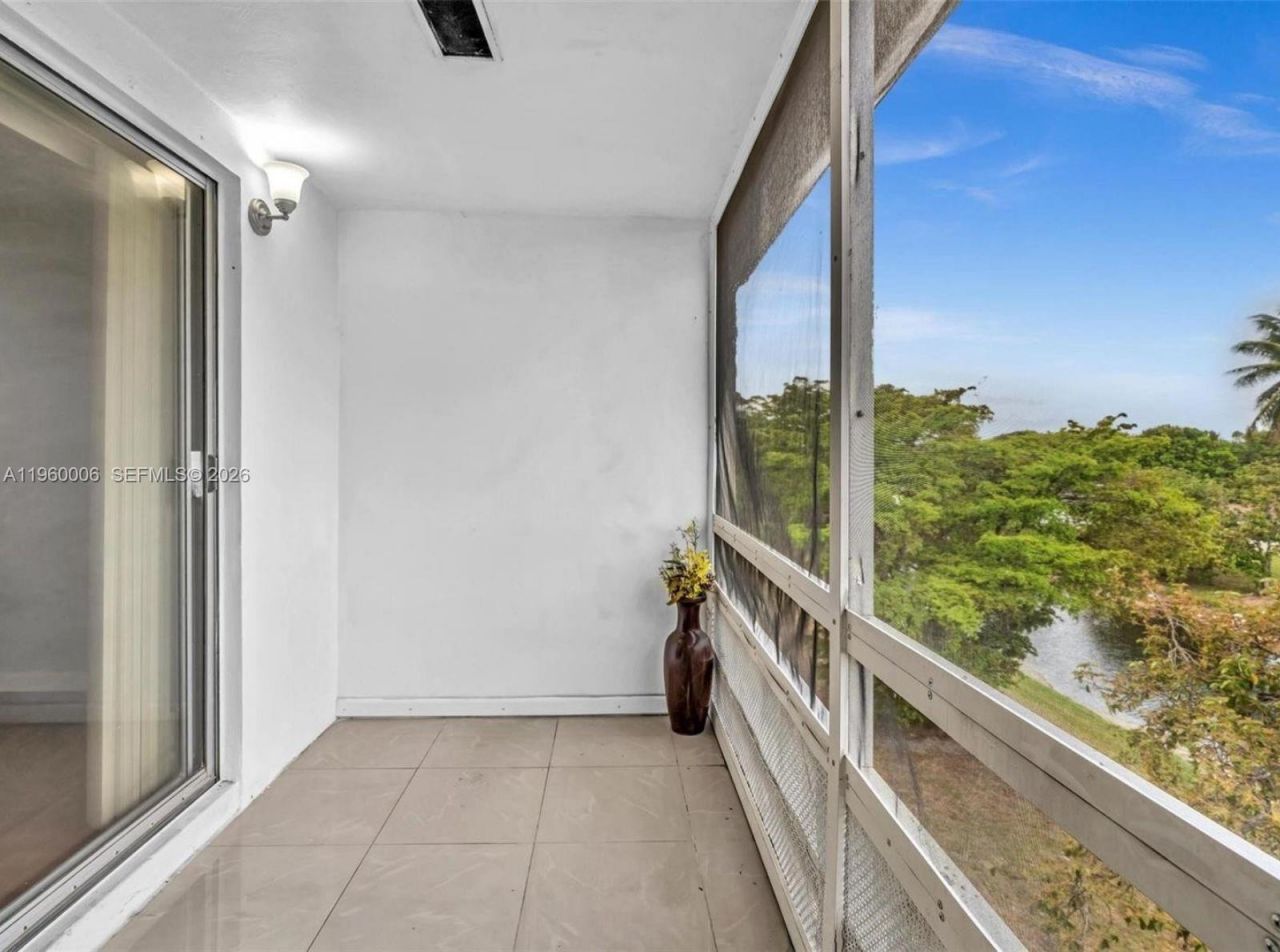 4731 NW 10th Ct, Unit 316, Plantation, FL 33313 Photo