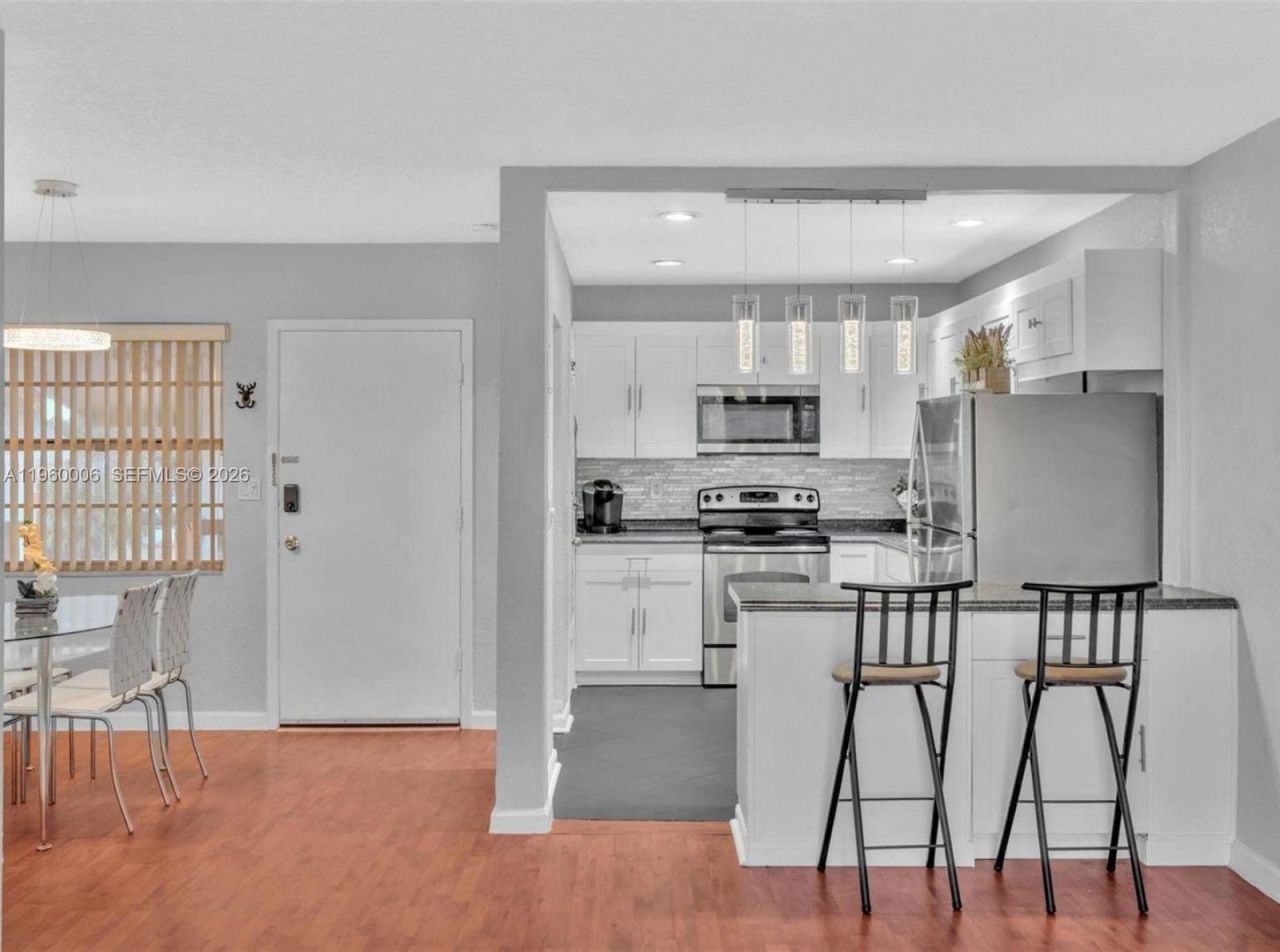 4731 NW 10th Ct, Unit 316, Plantation, FL 33313 Photo