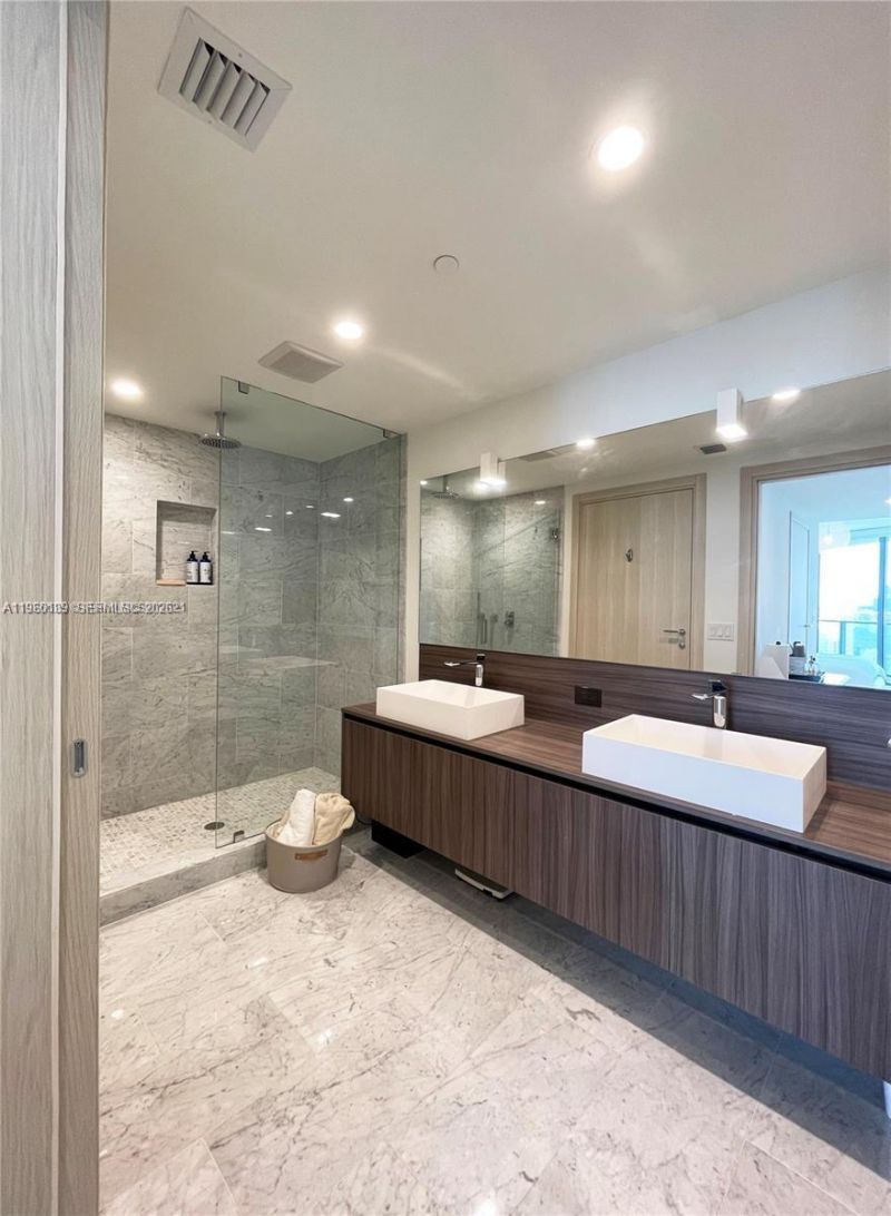 1000 Brickell Plz , Unit 4301, Miami, FL 33131 Photo