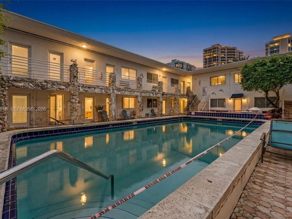 320 85th St, Unit 15, Miami Beach, FL 33141