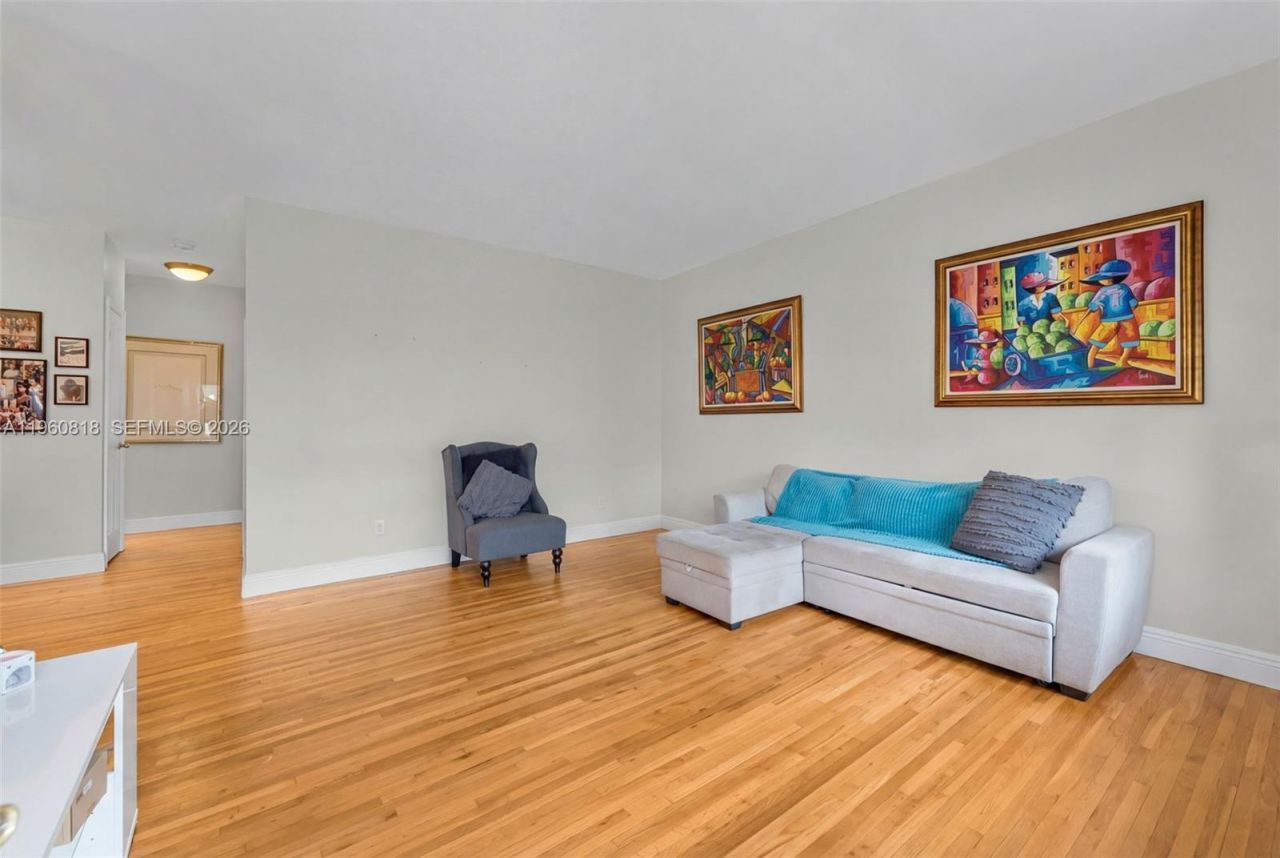 320 85th St, Unit 15, Miami Beach, FL 33141 Photo