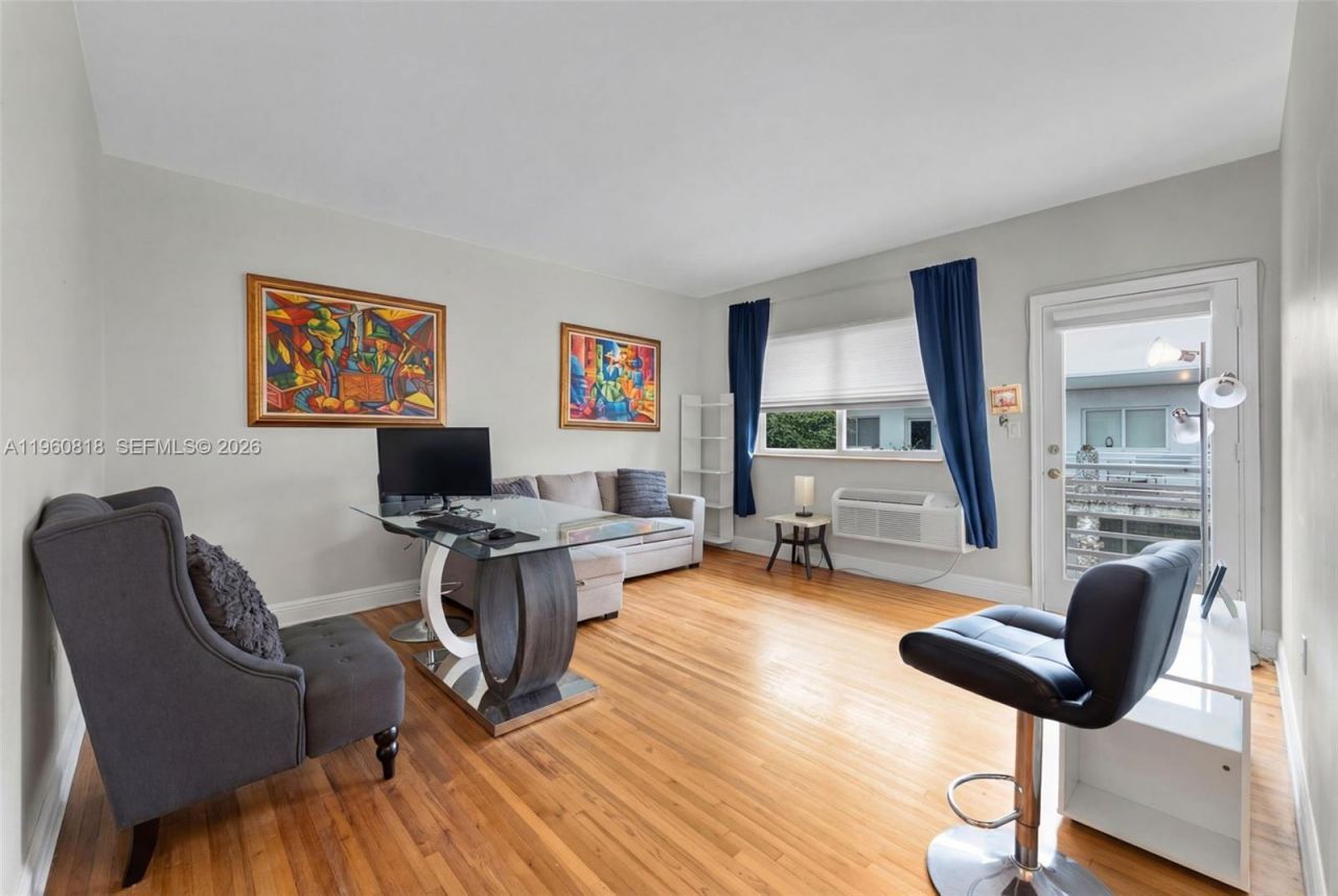 320 85th St, Unit 15, Miami Beach, FL 33141 Photo