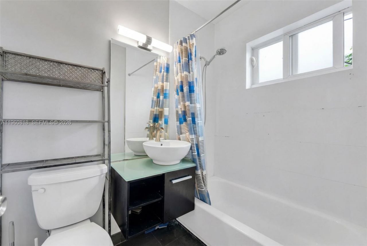 320 85th St, Unit 15, Miami Beach, FL 33141 Photo