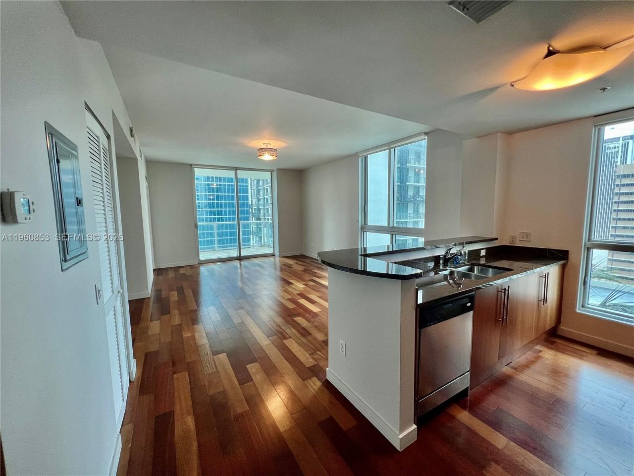 300 S Biscayne Blvd, Unit 1601, Miami, FL 33131 Photo
