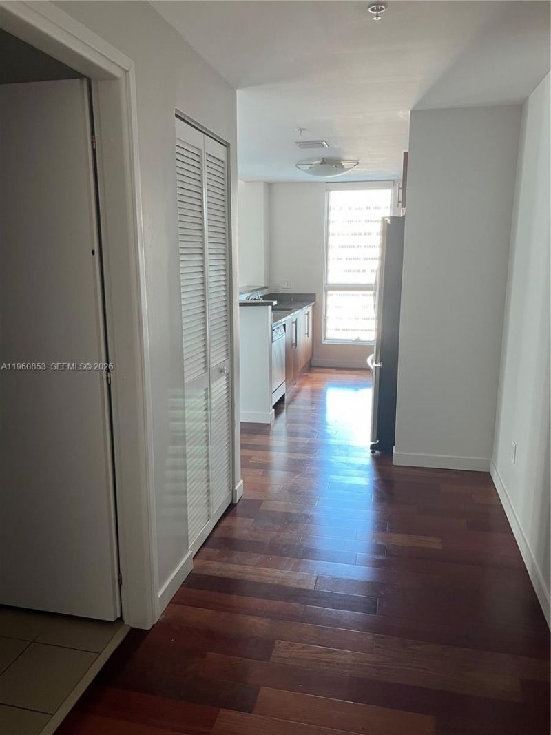 300 S Biscayne Blvd, Unit 1601, Miami, FL 33131 Photo