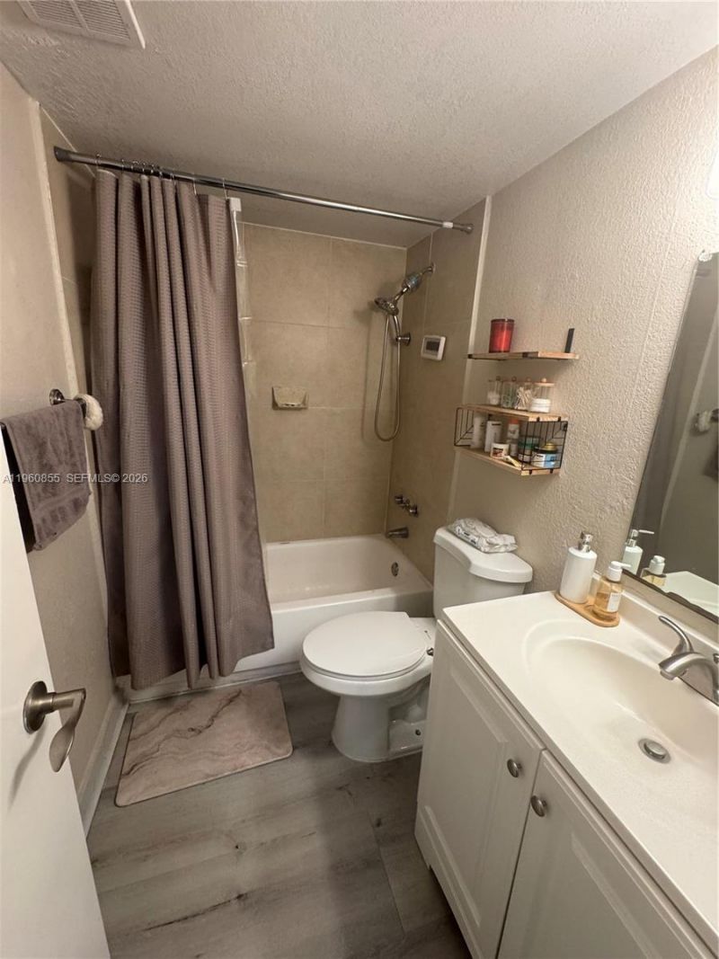 1805 Sans Souci Blvd, Unit 510, North Miami, FL 33181 Photo