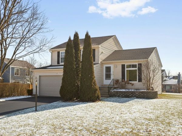 3 Woodview Court, Streamwood, IL 60107