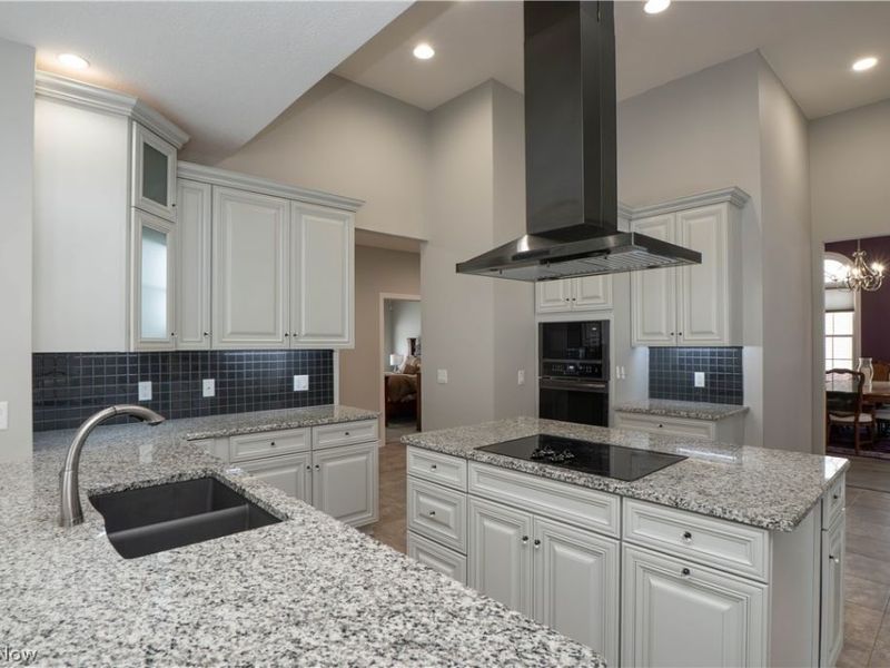 6443 Hills And Dales Road NW, Canton, OH 44708 Photo 12