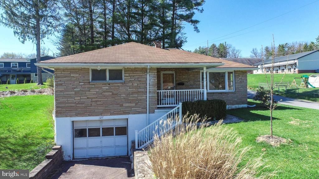 127 S OAKHALL DRIVE, OAKLAND, MD 21550