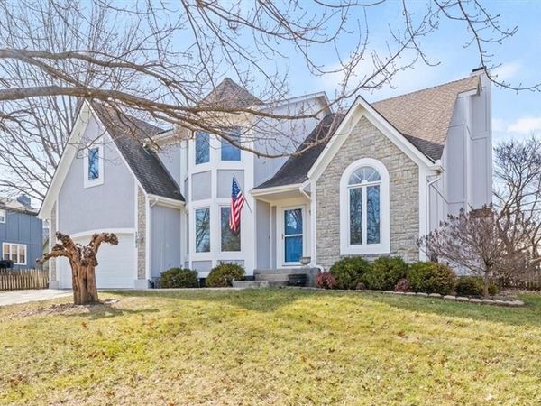 1383 S Hunter Drive, Olathe, KS 66062