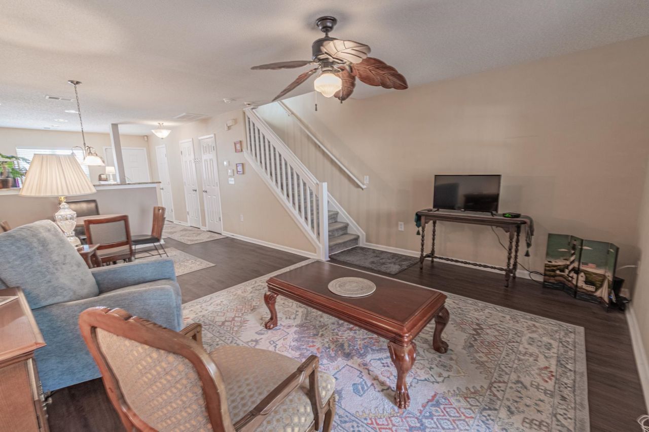 1047 Pinwheel Loop Photo 14